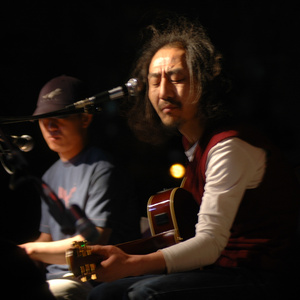 跪床上去自己把屁股扒开视频
